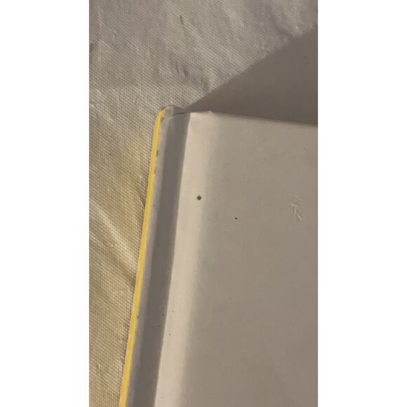 Vogue on Gianni Versace by Charlotte Sinclair. 2017 Hardcover - Picture 10 of 11